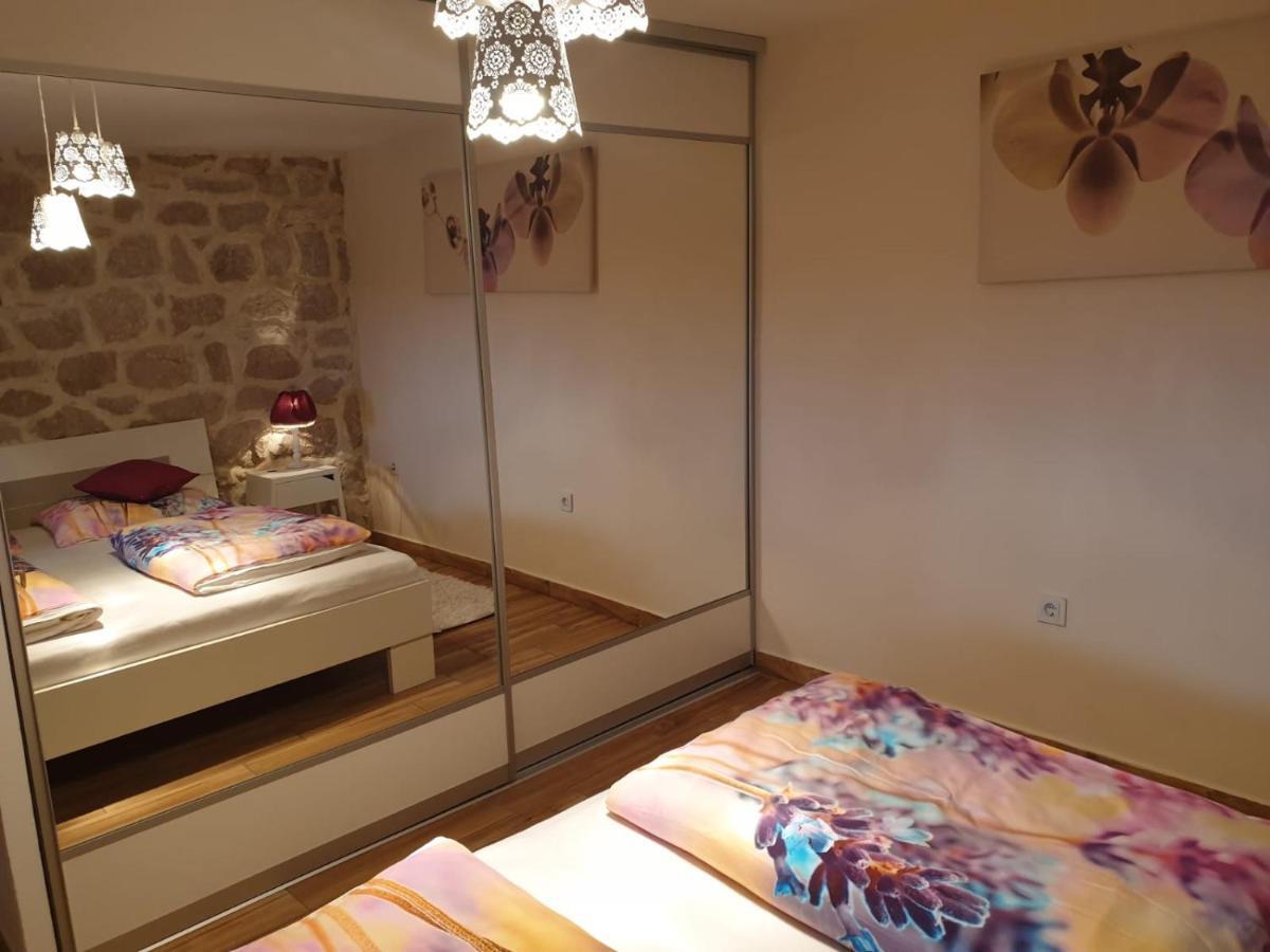 Apartment Peky Rab Town Buitenkant foto